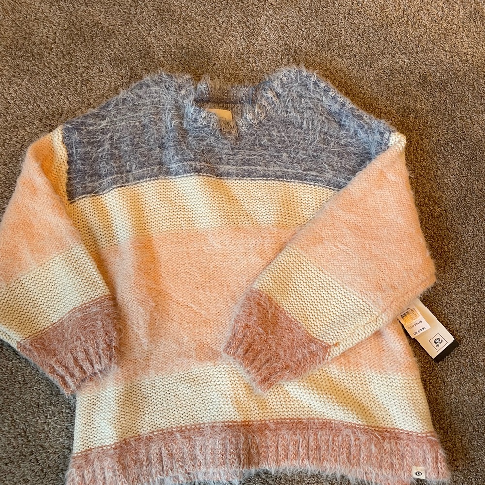 Rip curl sweater size medium nwt